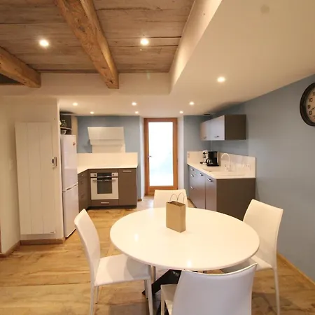 בית נופש Maison De Caractere Avec Cheminee, Terrasse Et Jardin Pres Du Puy Mary Et Salers - Fr-1-742-535