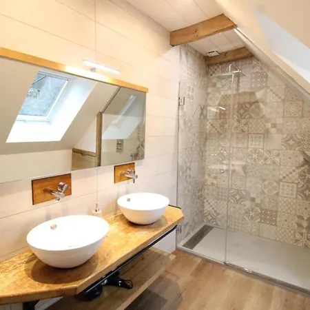 בית נופש Maison De Caractere Avec Cheminee, Terrasse Et Jardin Pres Du Puy Mary Et Salers - Fr-1-742-535